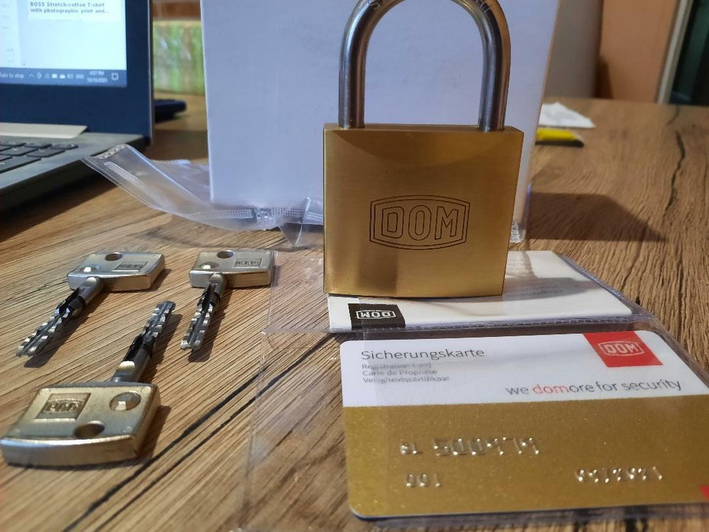 DOM Diamant Padlock /High Security/With 3Keys and Keycode Card