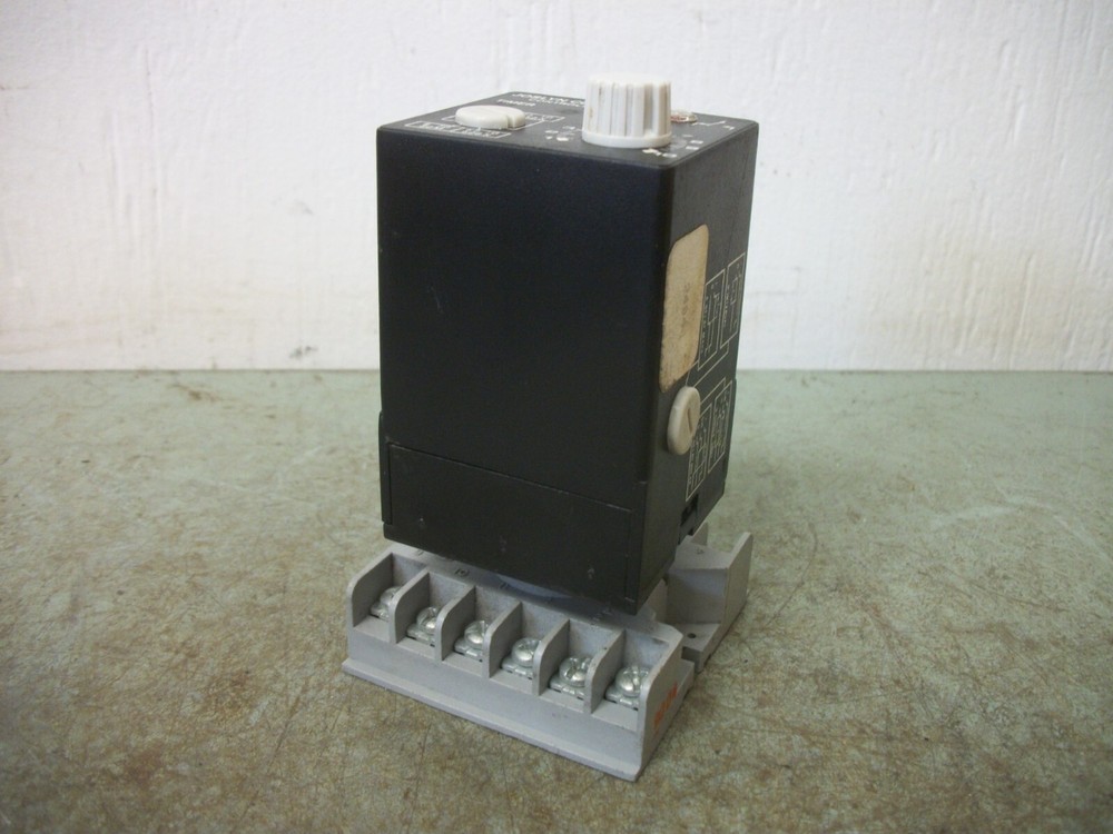 JOSLYN CLARK MULTIFUNCTION TIMER RELAY LLR2 110VAC 10AMP