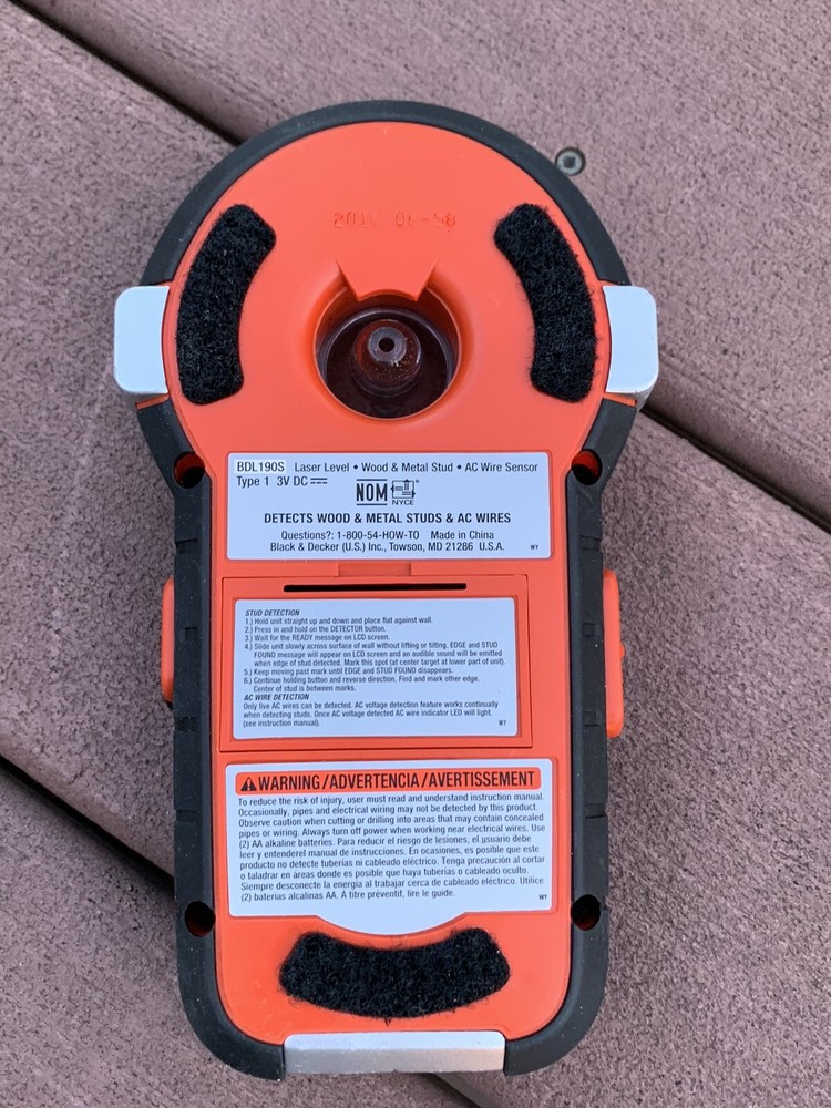 BLACK & DECKER BDL190S BullsEye Auto-Leveling Laser with Stud Sensor