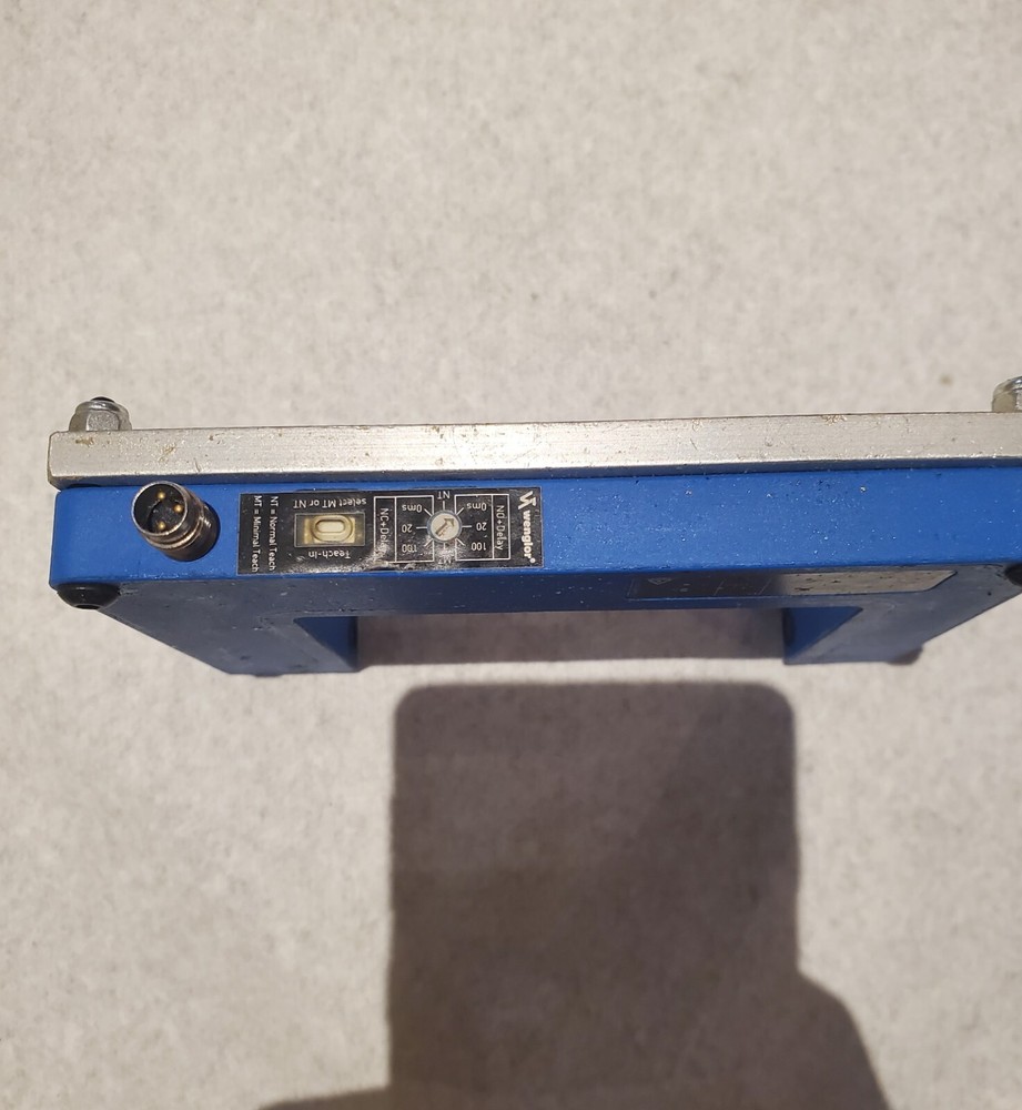 Wenglor YH08PCT8 Laser Fork Sensor with metal fitting