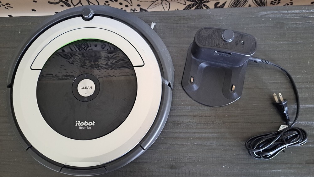 iRobor Roomba vacuum cleaner