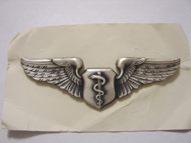USAF AVIATION FLIGHT SURGEON BADGE QUALIFICATION NIP DATED 1983 FULL SIZE 3"