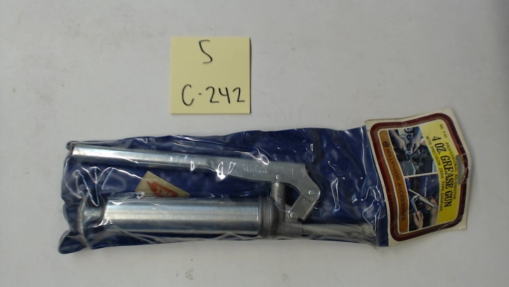 4 oz. Grease Gun with Zero Type Coupler