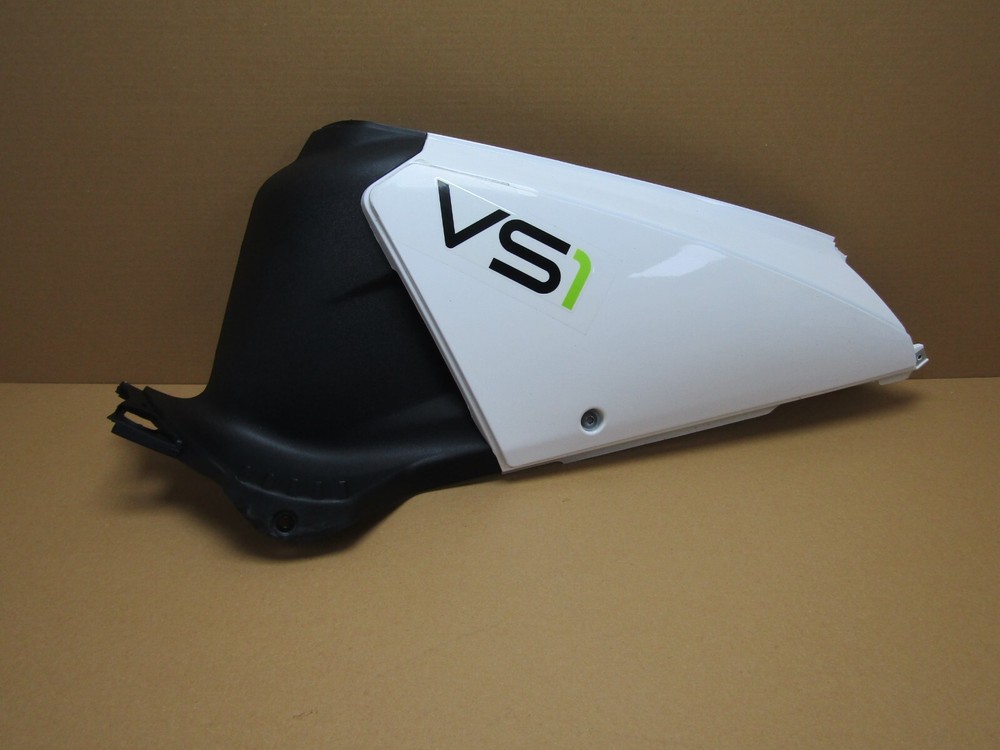 E-Max VS1 2022 1,733 miles right side fairing panel (12533)