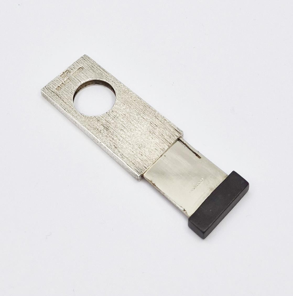 FINE MODERNIST STERLING SILVER CIGAR CUTTER London 1975 CHRISTOPHER LAWRENCE