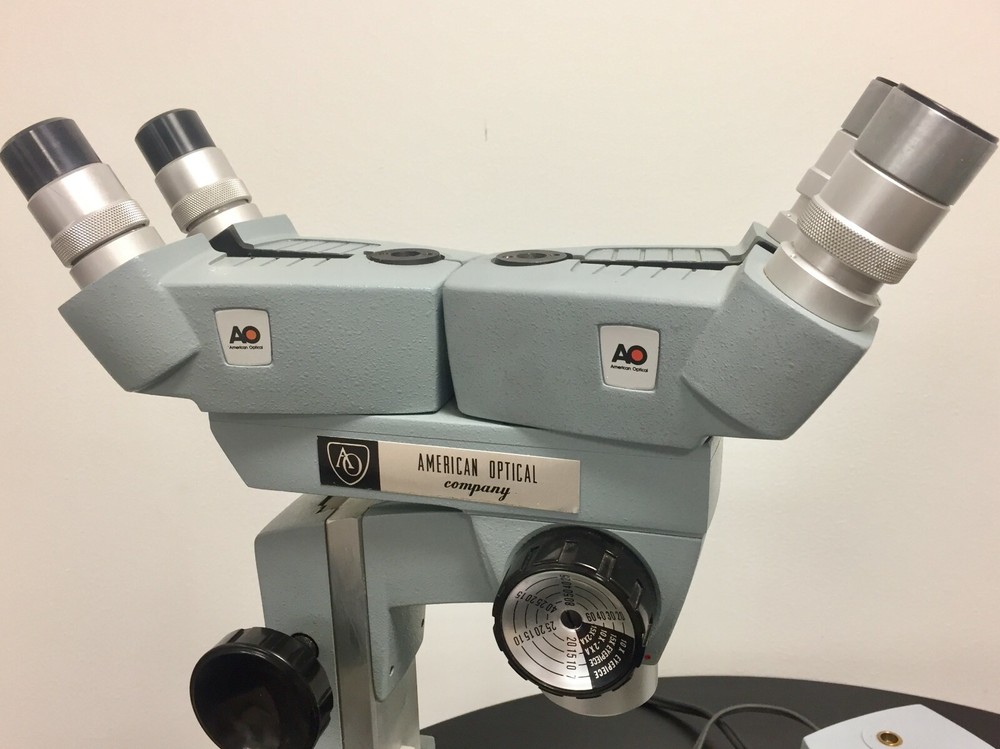 American Optical Cycloptic Dual Head Microscope 56C-103 w light source