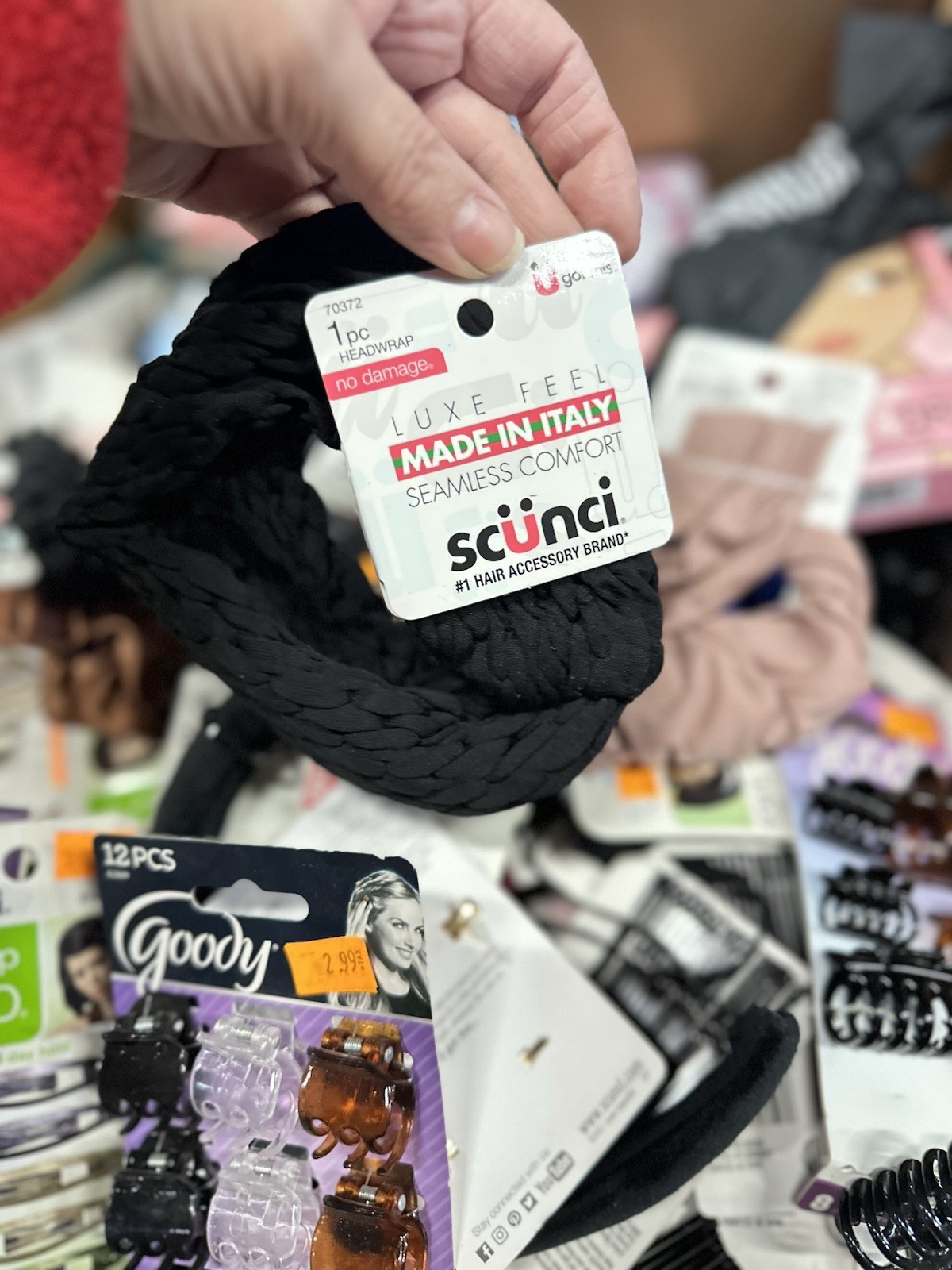 50 Pcs Wholesale Scunci , Goody Assorted Hair Accessories Scrunchies Etc Read