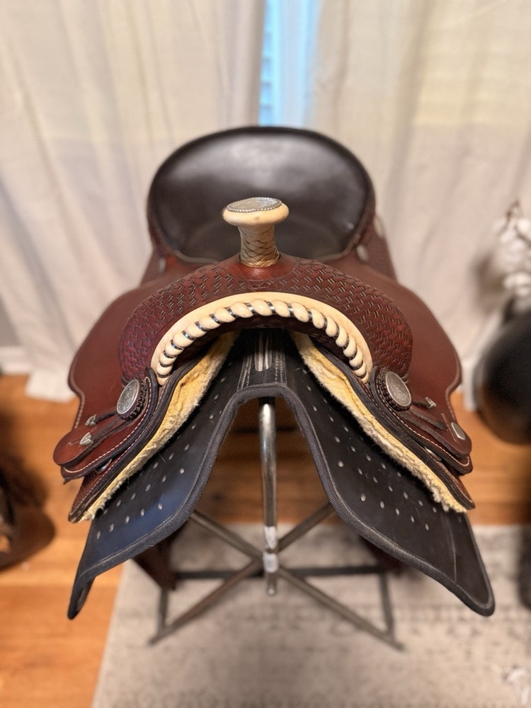 Custom Western Saddle (Fargo Silver)