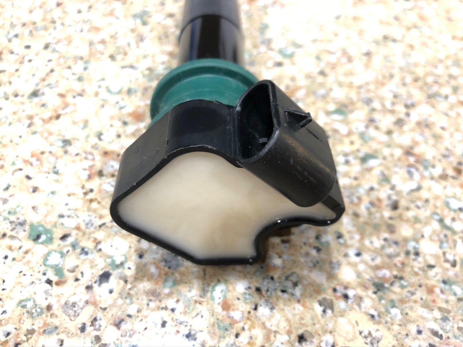 OEM WHITE TOP CADILLAC DEVILLE DTS DHS STS XLR NORTHSTAR IGNITION COIL ON PLUG