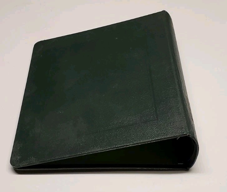 Binder Scott United Nations Specialty Stamp Binder Green 2 3/4"