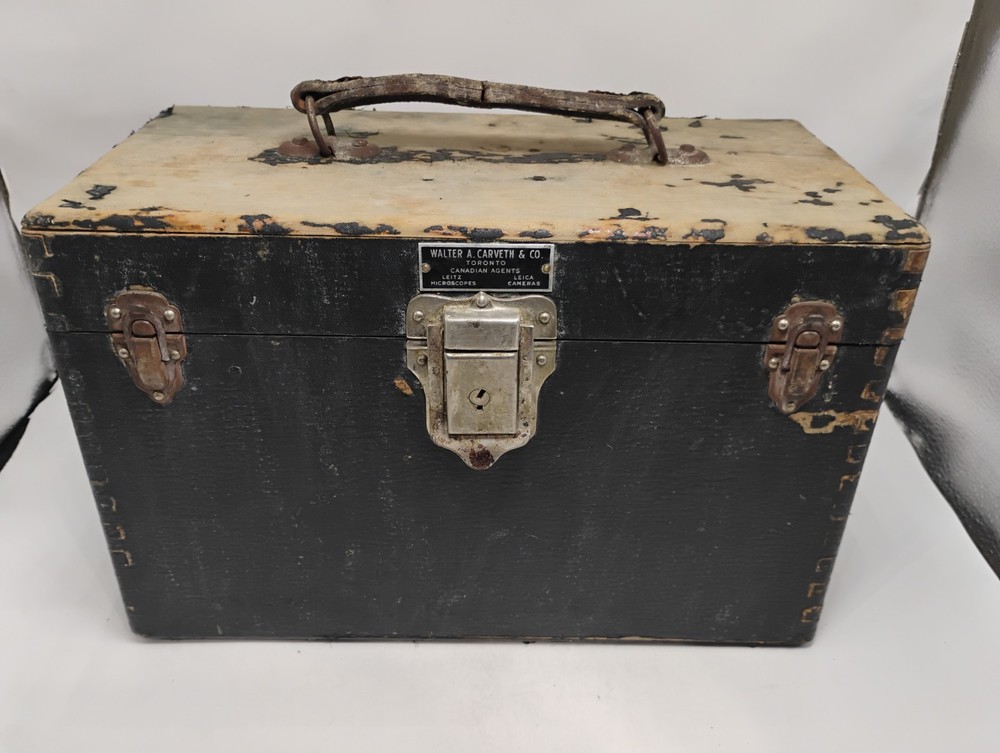 Vintage Antique Eernst Leitz Wetzlar Microscope With Worn Aged Case Untested