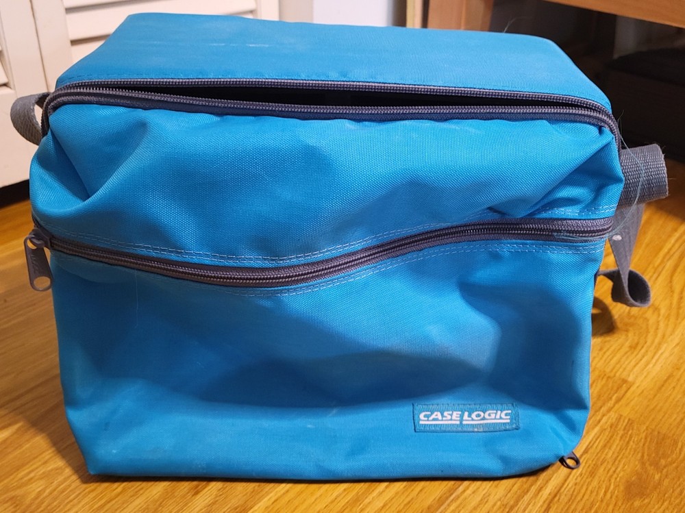Case Logic 30 CD Carrying Case With Strap Storage Blue