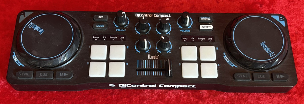 Hercules DJ Control Compact Controller B26