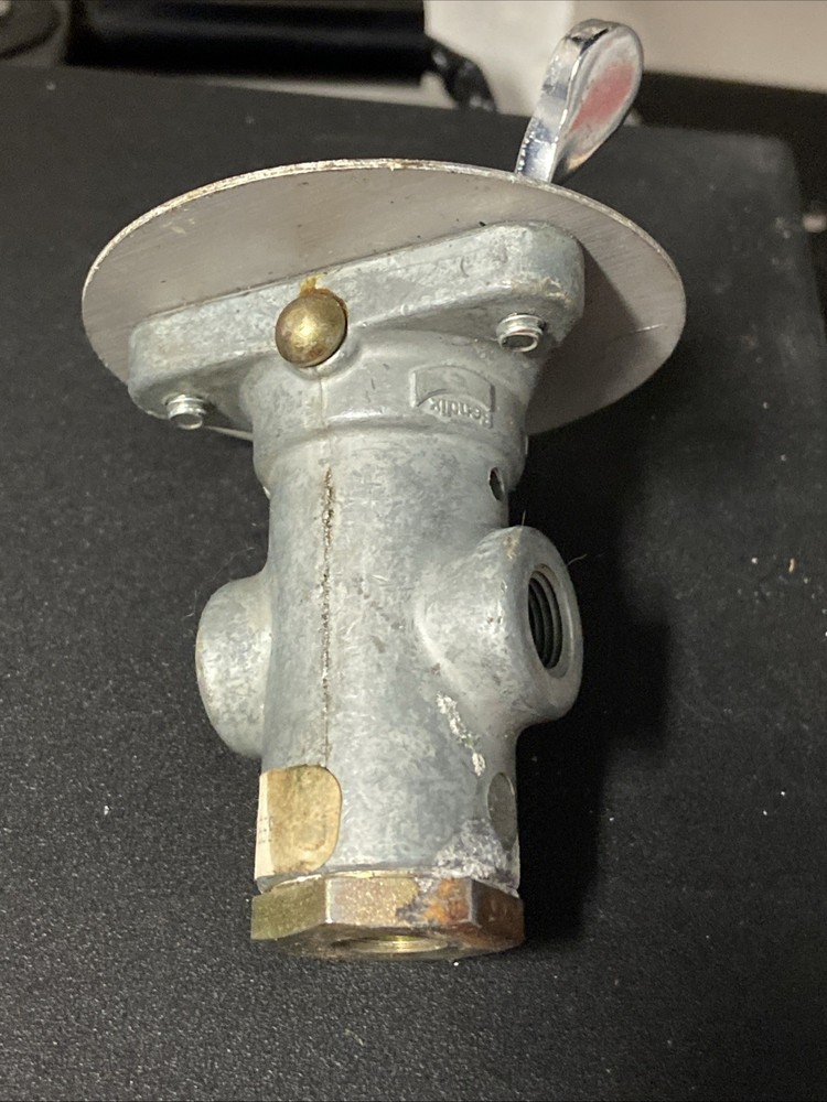 H2490T  Bendix Control Valve with Flipper Switch  (Old Stock)