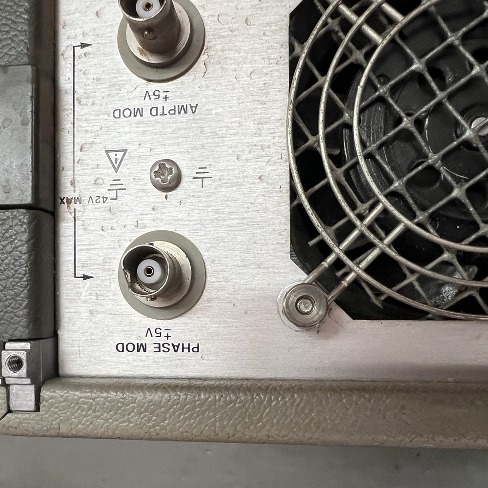 HP 3325A Synthesizer / Function Generator For Parts