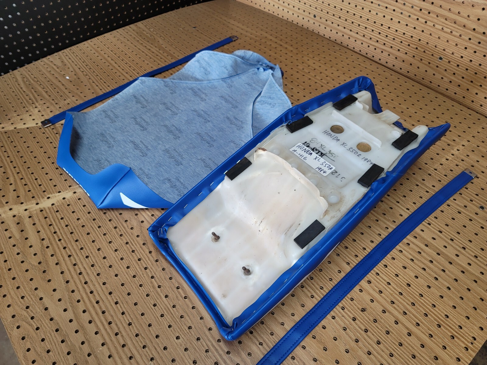 XL350R SEAT COVER FIT HONDA XL350R 1984 TO 1985 MODEL + STRAP (H*-416)