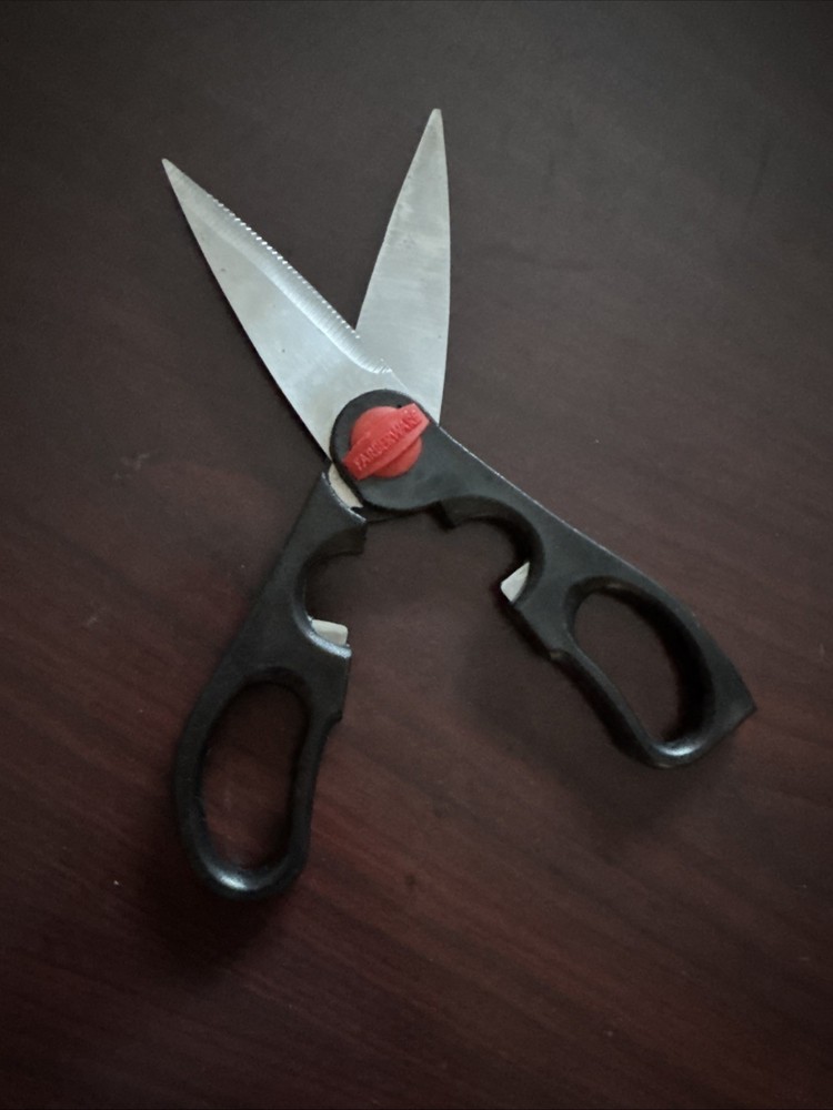 Farberware Multipurpose Scissors Open Bottle Caps Cuts paper and Fabric