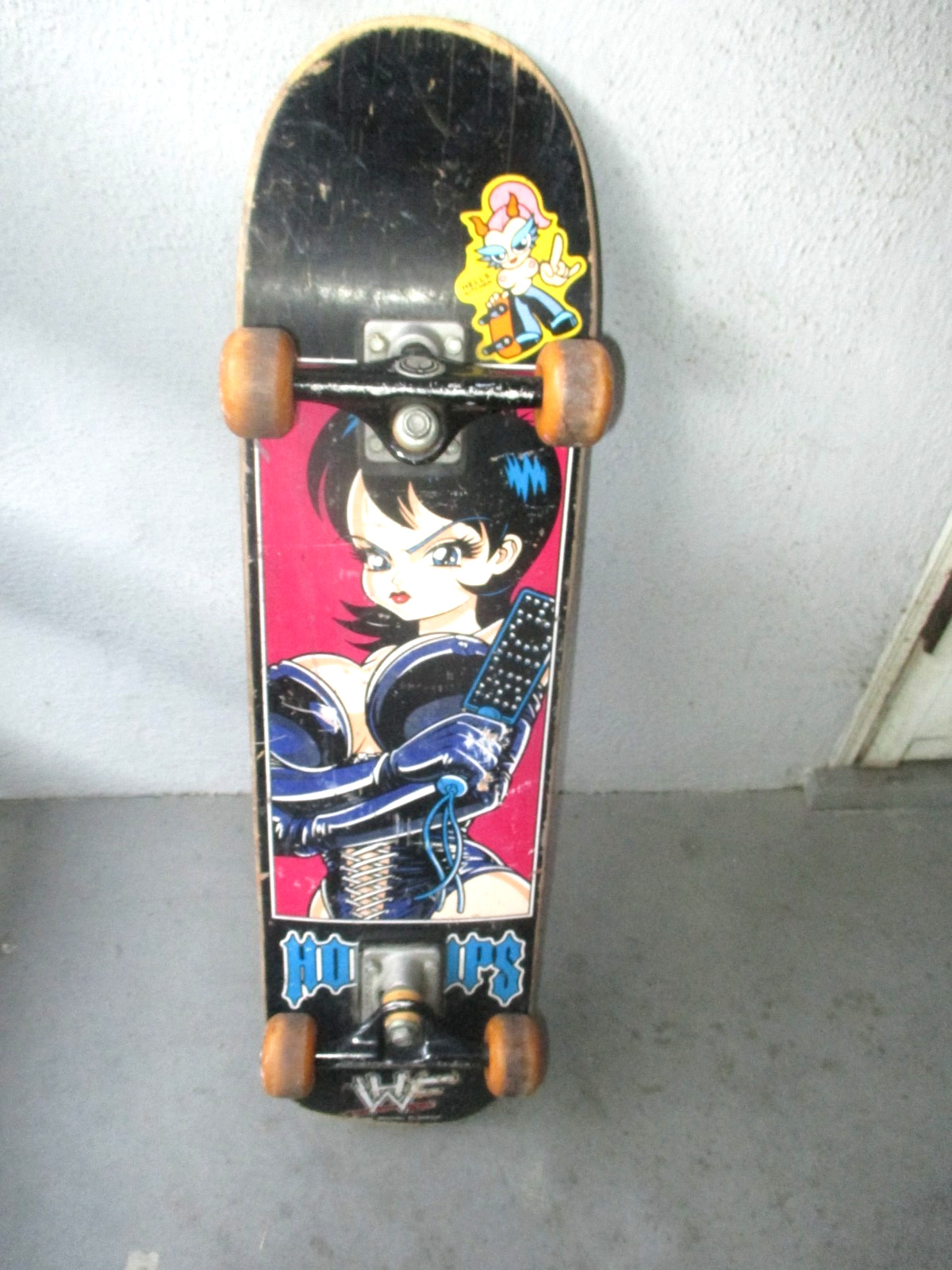 2000 HOOKUPS POISON TAKER ANIME MANGA WWF POISONTAKER COMPLETE SKATEBOARD