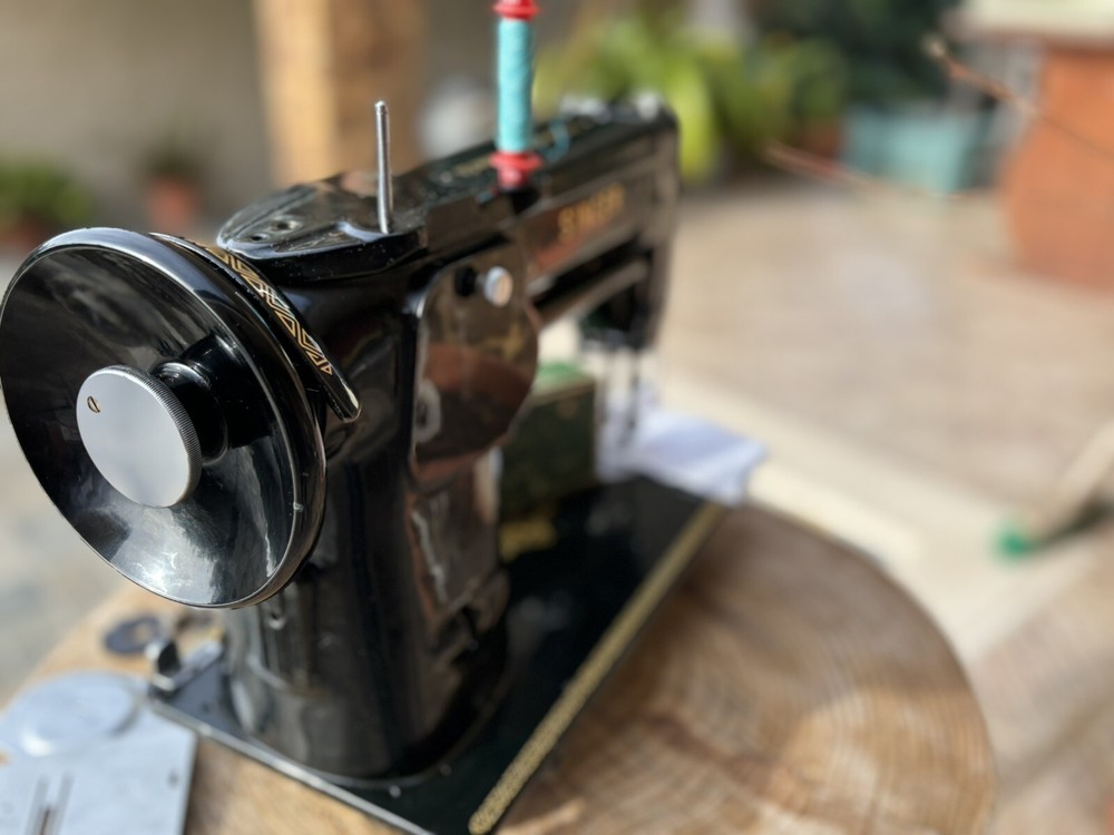 SINGER 306 sewing Machine