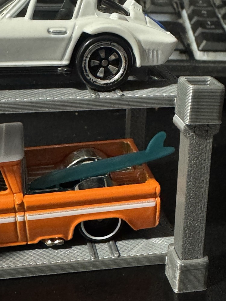Hotwheels 4 Post Lift Display