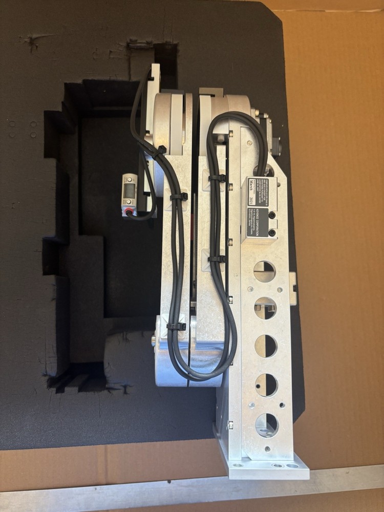 Evident SCARA robotic arm with Keyence Laser Sensor LR-Z