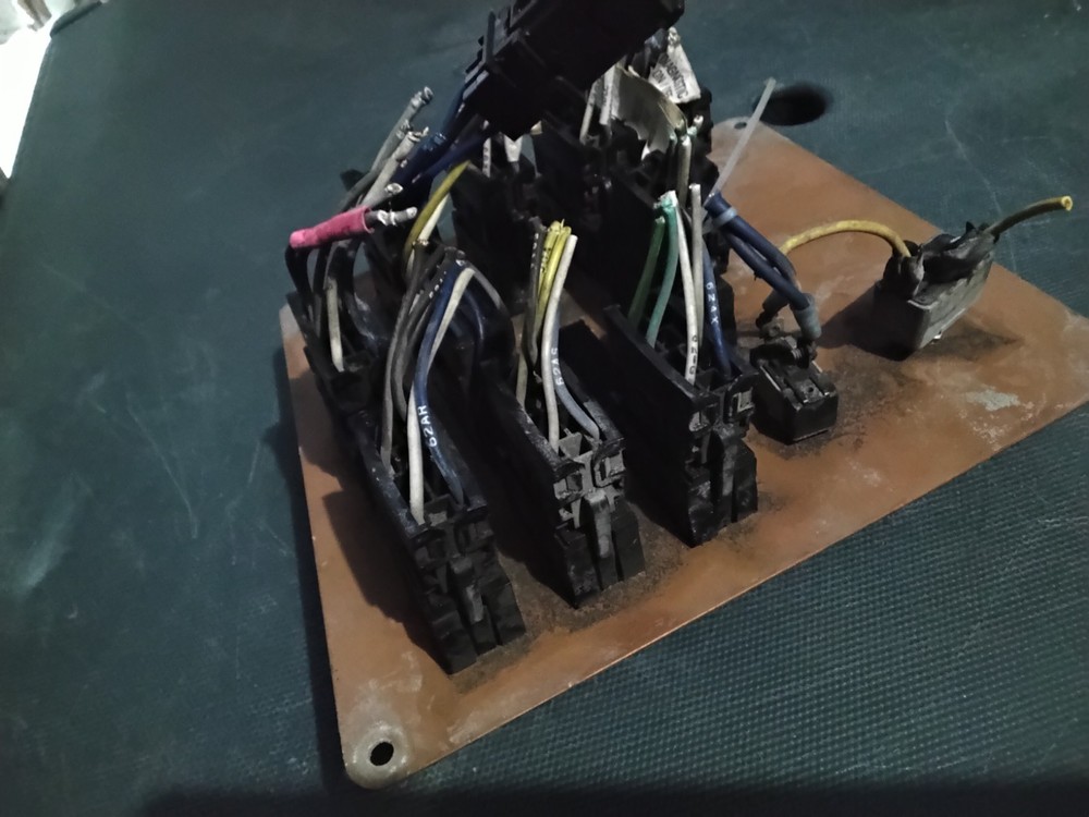 International 9400 SWITCH Dash Panel - Used