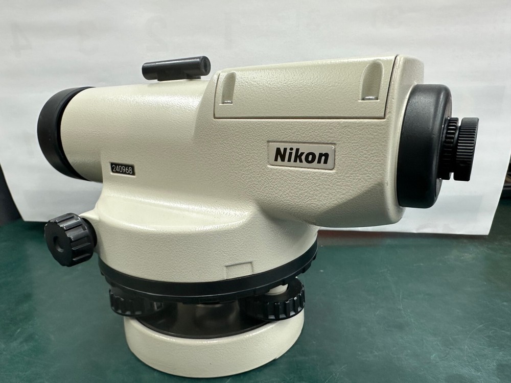 Nikon AE-7 AUTO LEVEL