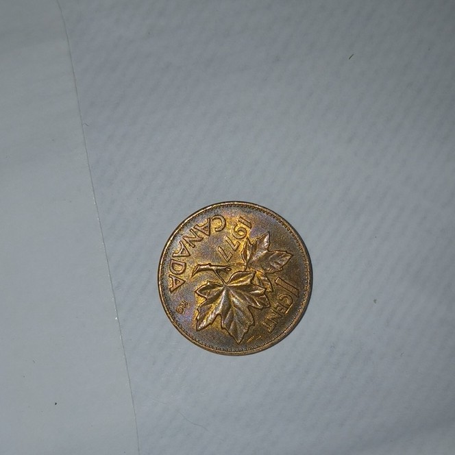 1977 Canada Cent Bronze Coin 2 Maple Leaf Design