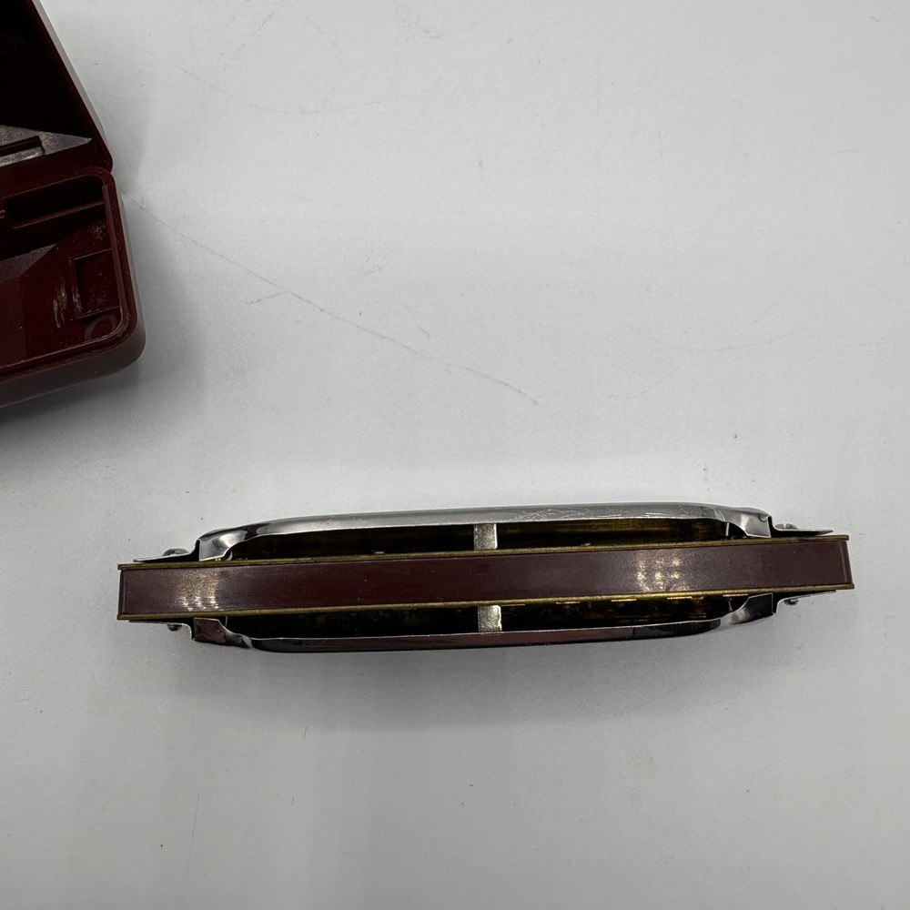 Suzuki Folkmaster 10-Hole Bb Key Harmonica W/ Case