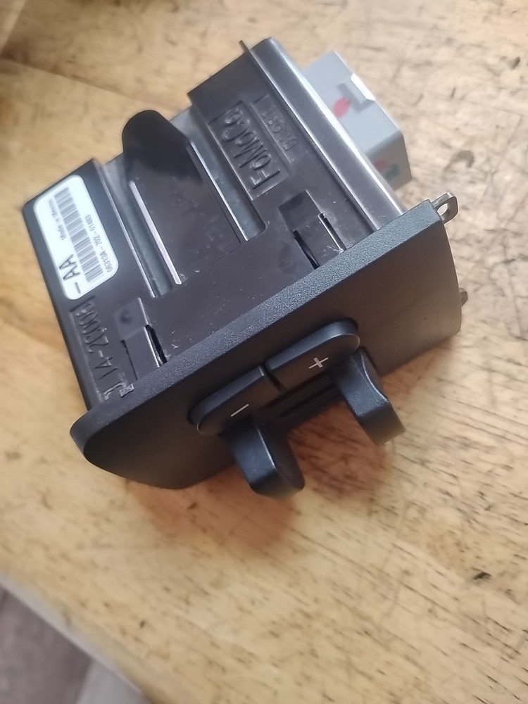 2011-2014 FORD EXPEDITION Trailer Brake Controller Dash Mounted DL14-2C006-AA