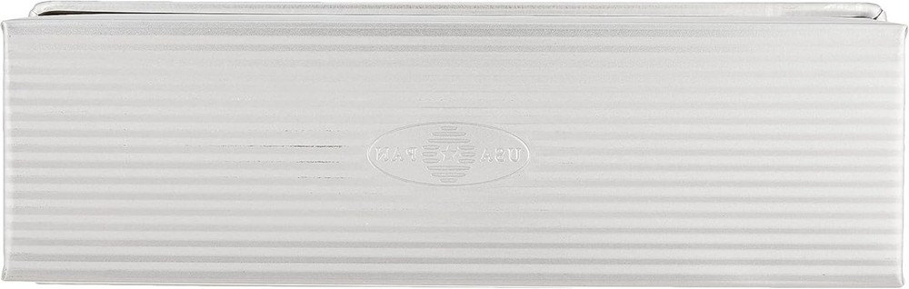 Versatile 13 x 4 Pullman Loaf Pan with Nonstick Coating - Ideal for Bread Lovers