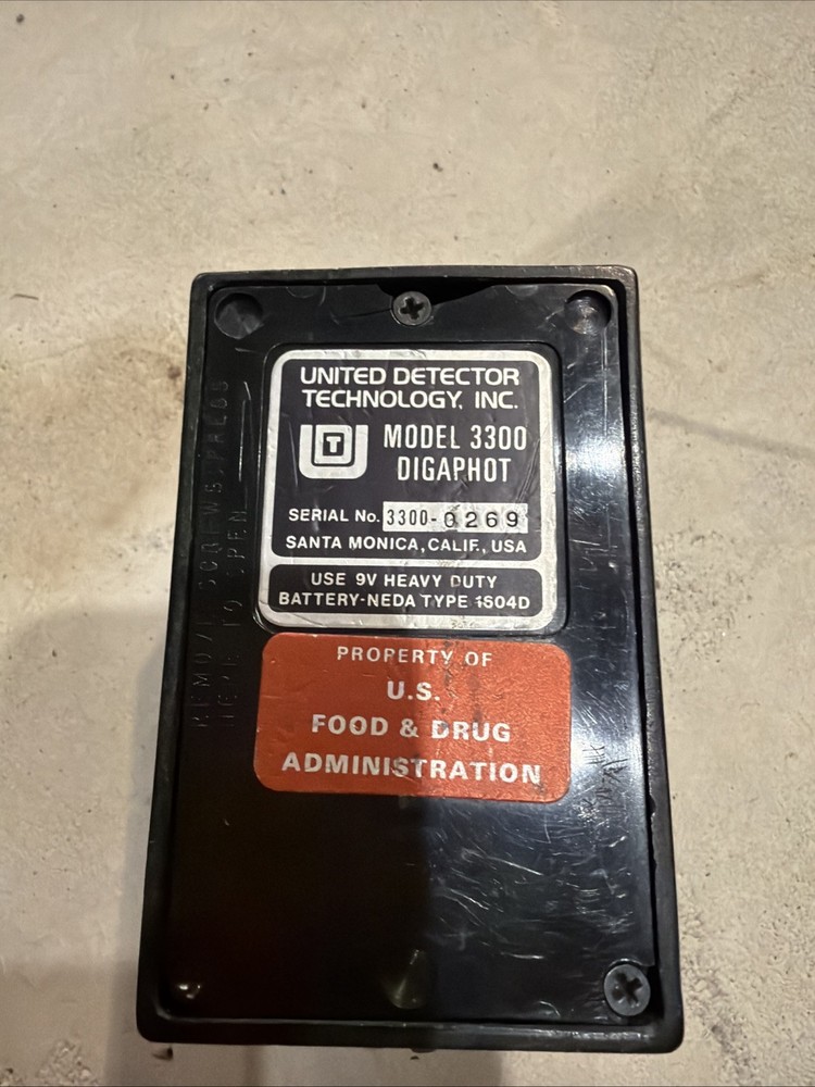 DigiPhot Mod. 3300 United Detector Technology Radiation Meter