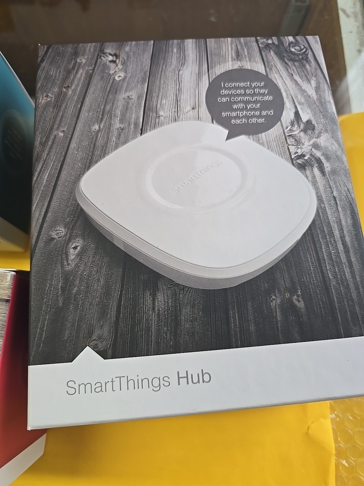 SmartThings Hub Wireless Wired Wi-Fi ZigBee Z-Wave Smart Home Controller + Extra