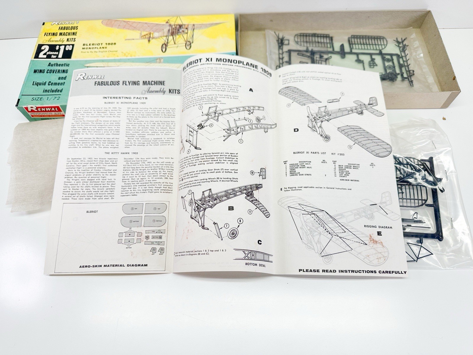 Renwal 1909 Bleroit Monoplane & 1903 Kitty Hawk Biplane 1/72 Plastic Model Kit