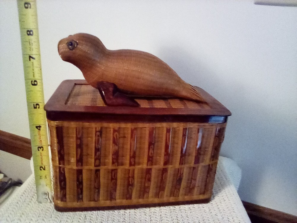 Seal Keepsake box. Possibly bamboo 8" x 8" x4.5"
