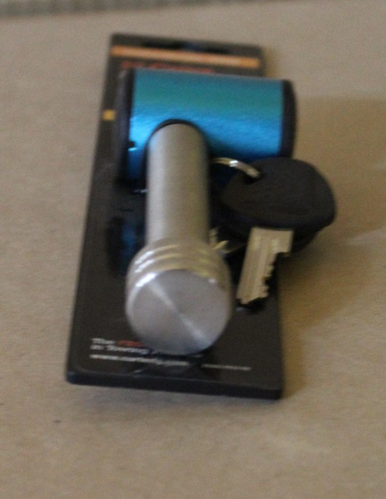 CURT 23502 RIGHT ANGLE HITCH LOCK