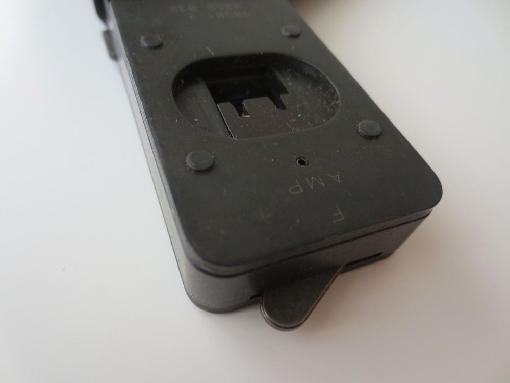 AMP 90301-2 Crimp Tool ( Same function as the Tyco 91531-1 ) •• Looks Unused ••