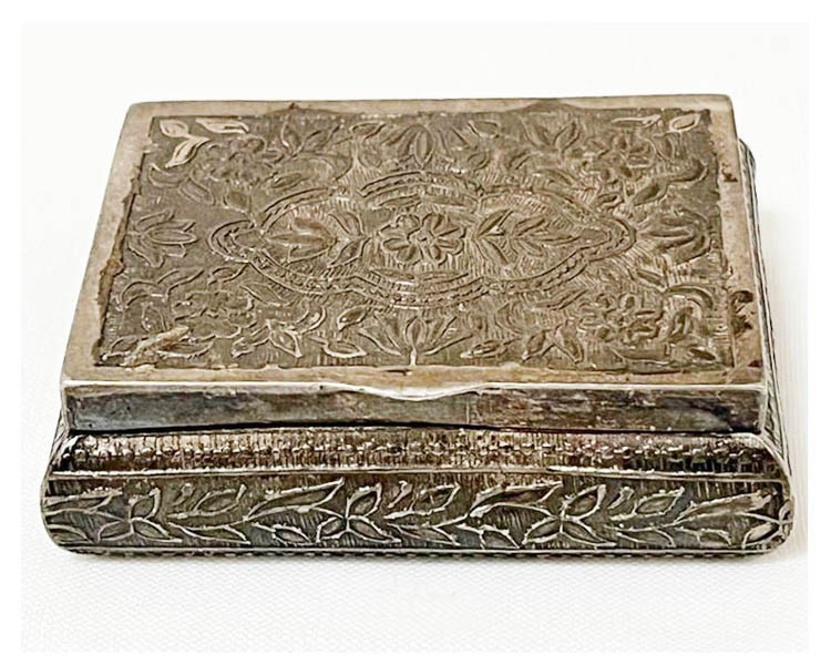 Vintage Silver Snuff/Pill Box with Floral Pattern Engraving