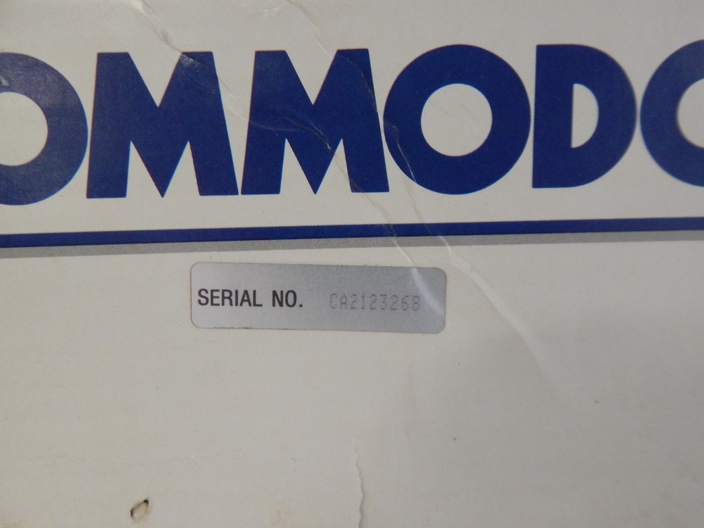 ^^ COMMODORE 128 VINTAGE PERSONAL COMPUTER IN BOX (WMN24)