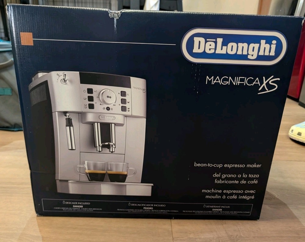 DeLonghi Magnifica XS Compact Automatic Espresso Machine - Silver/Black ECAM2211