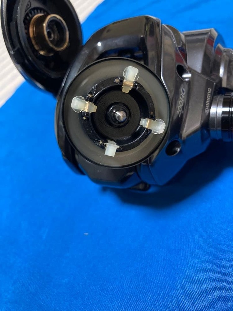 SHIMANO Scorpion MD 200 HG