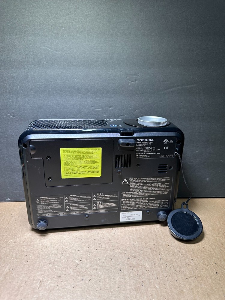 Toshiba Data Projector TDP-XP1 Works Ships Fast!!!