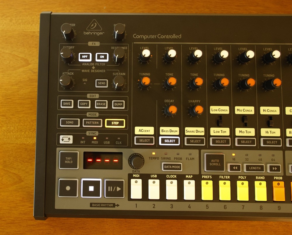 Behringer Rhythm Designer RD-8 Analog Drum Machine 808 Clone Excellent
