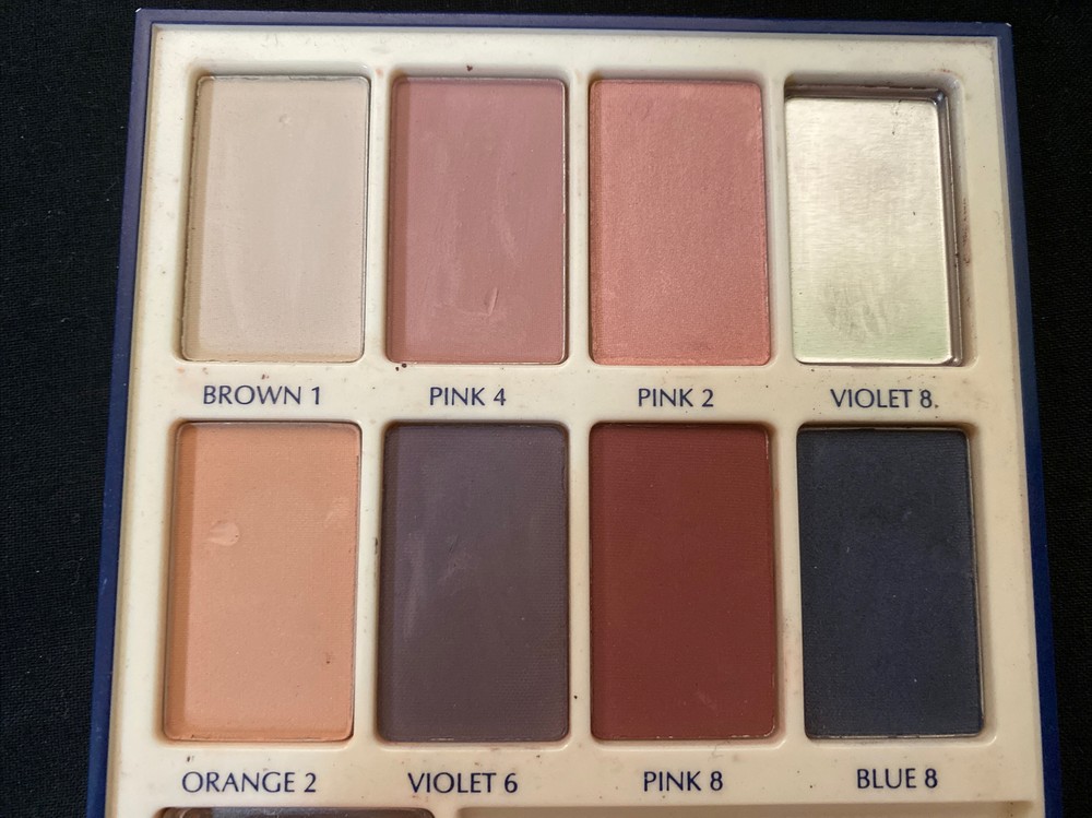 Estee Lauder Compact Disc eyeshadow palette orange violet Blue Pink