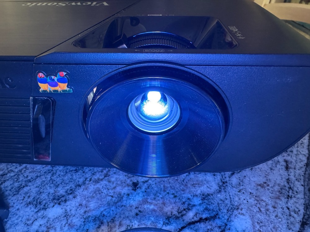 ViewSonic PJD5155 DLP Projector + Remote - Lamp Timer: 67 Hours