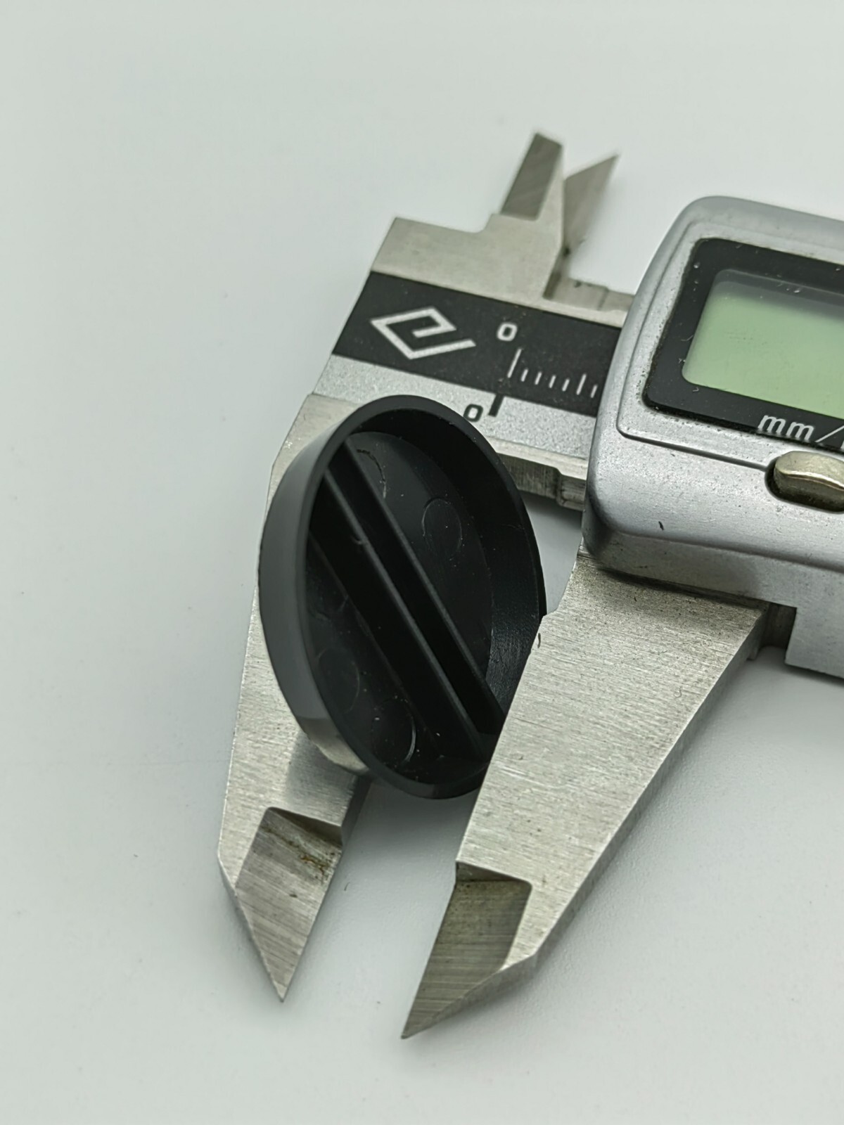 Lot Of 100 25mm Round SLOT Bases Used For Warhammer 40k + AoS Games Workshop