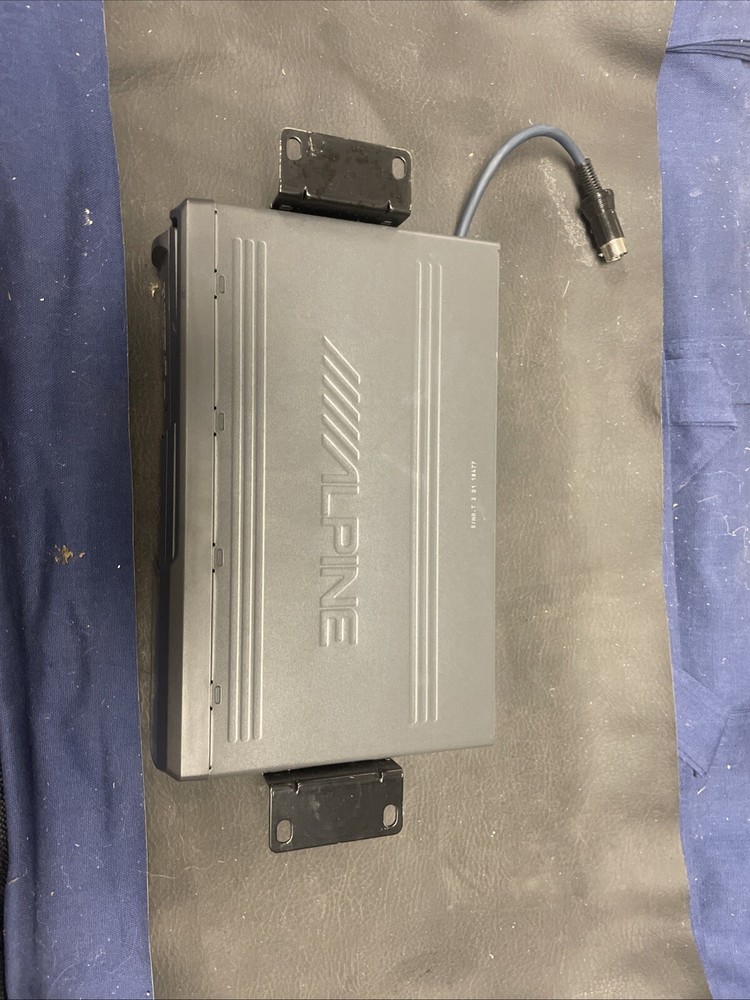 Alpine multi changer 6 disk CHM-5630 +mount Volvo With Cassette