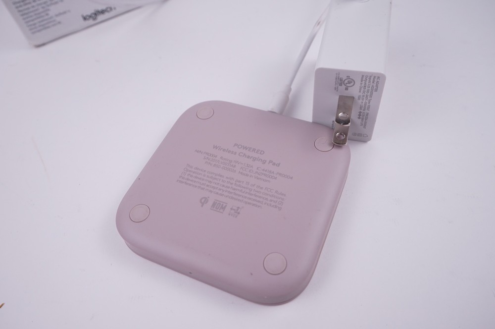 LOGITECH POWERED 10W WIRELESS CHARGING PAD