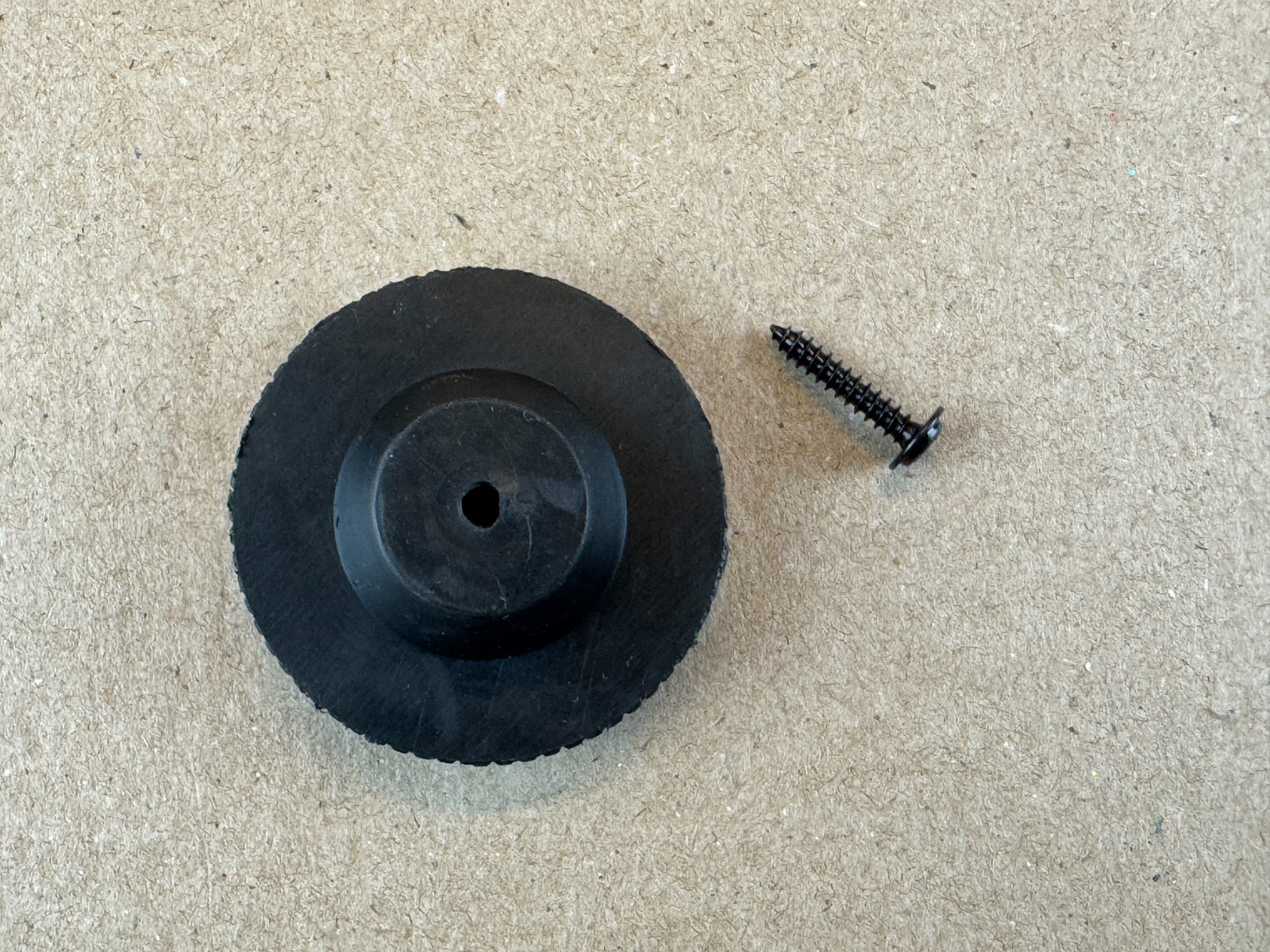 4 New TURNTABLE FEET w/ screws for Marantz 6150 6170