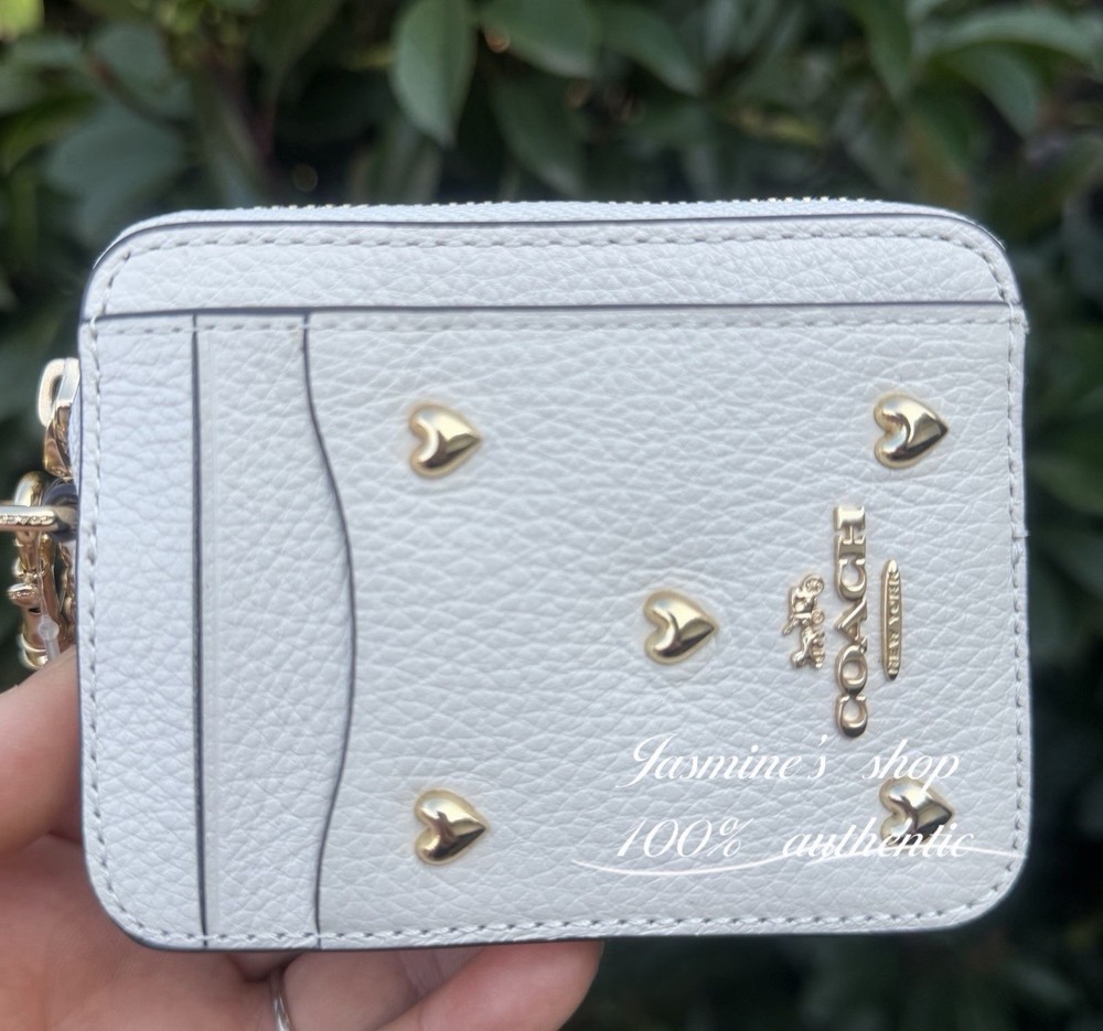 NWT Coach Zip Card Case With Heart Rivets chalk CDG82